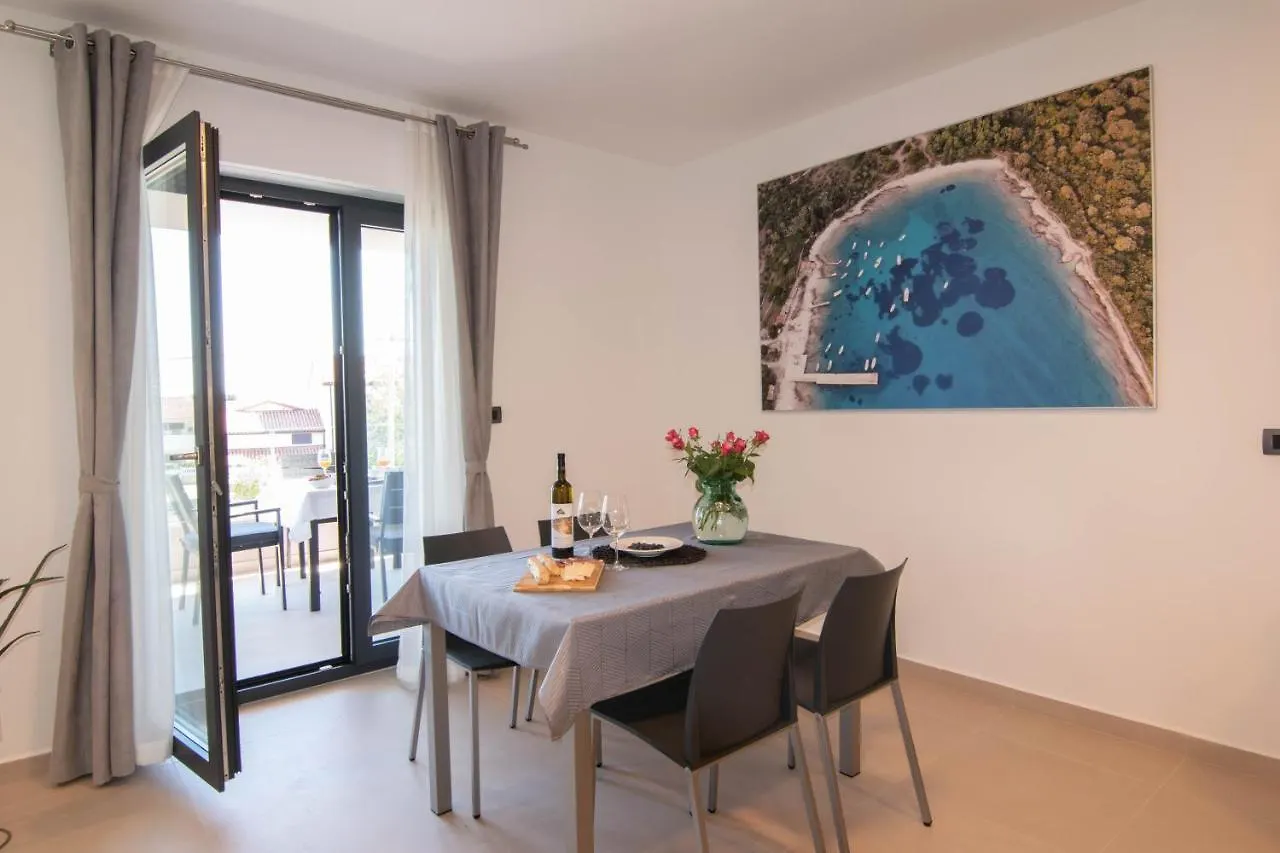 Luxury Apartment Porto With Sea View And Swimming Pool Premantura Croatia