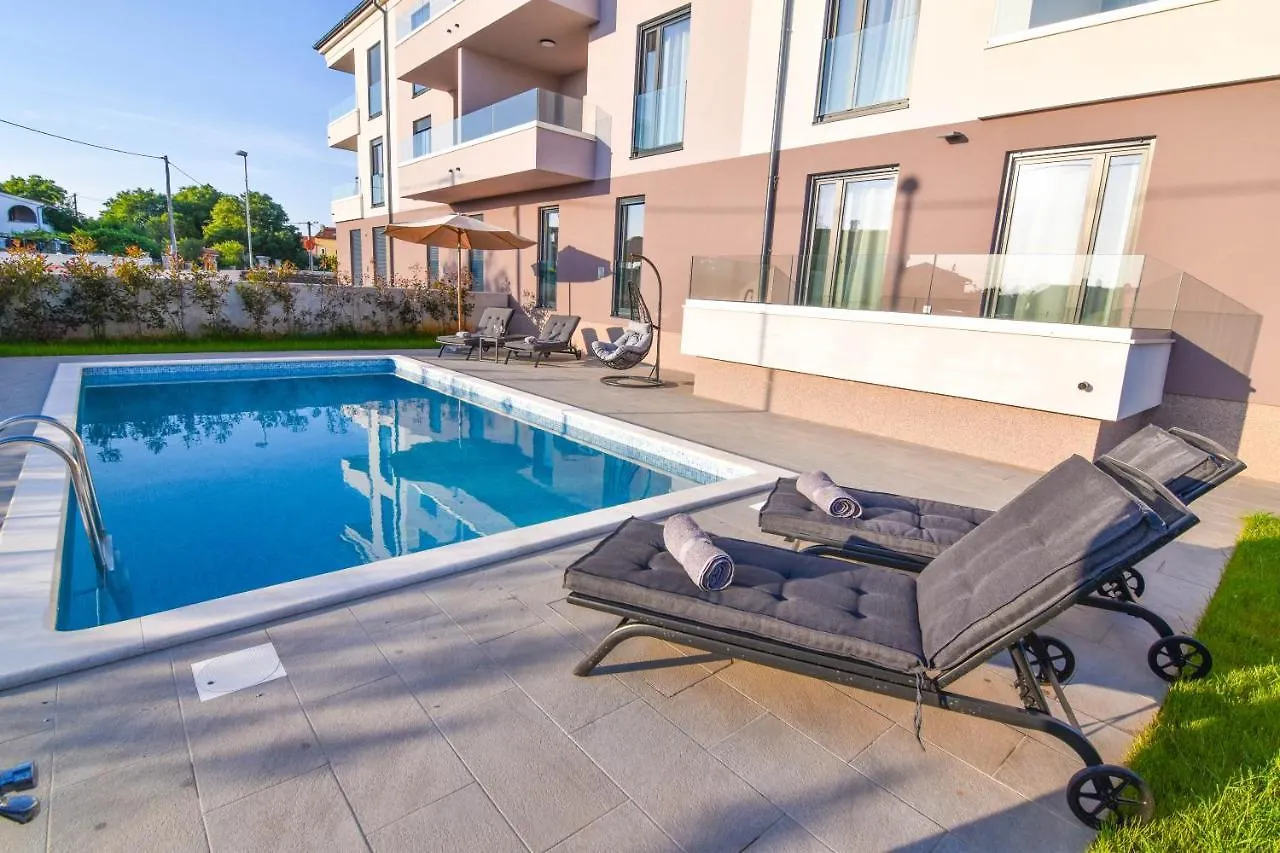 Luxury Apartment Porto With Sea View And Swimming Pool Premantura
