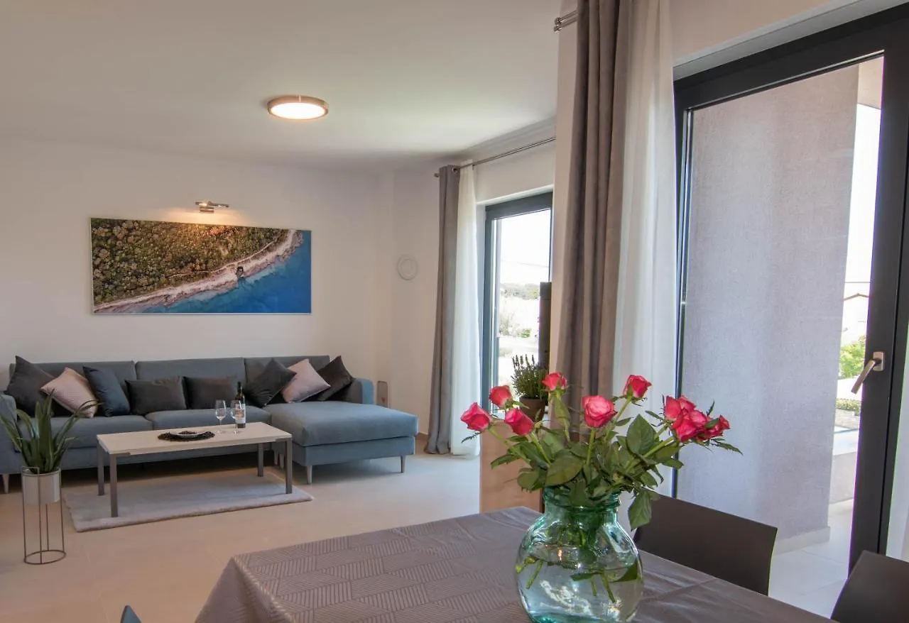 Luxury Apartment Porto With Sea View And Swimming Pool Premantura